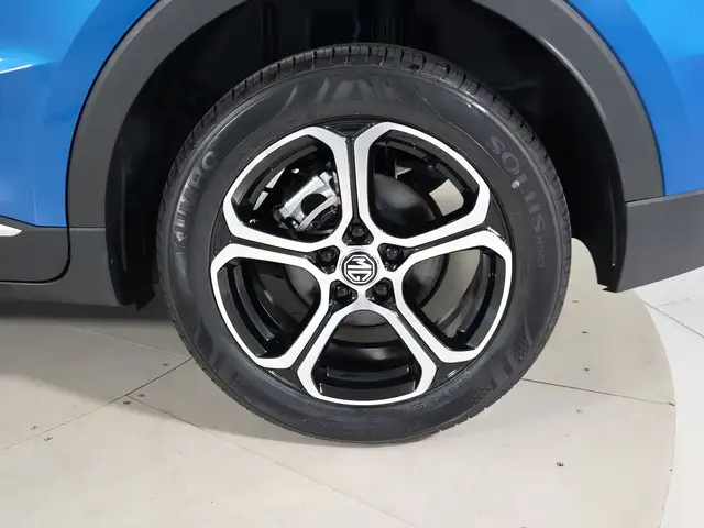 MG ZS view 14