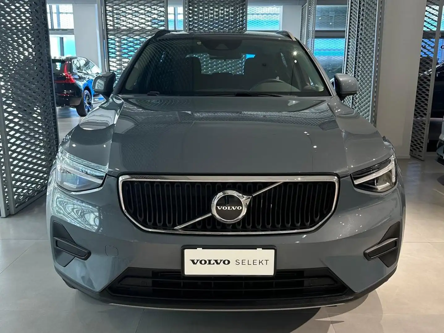 Volvo XC40 1.5 T2 Essential Gris - 1