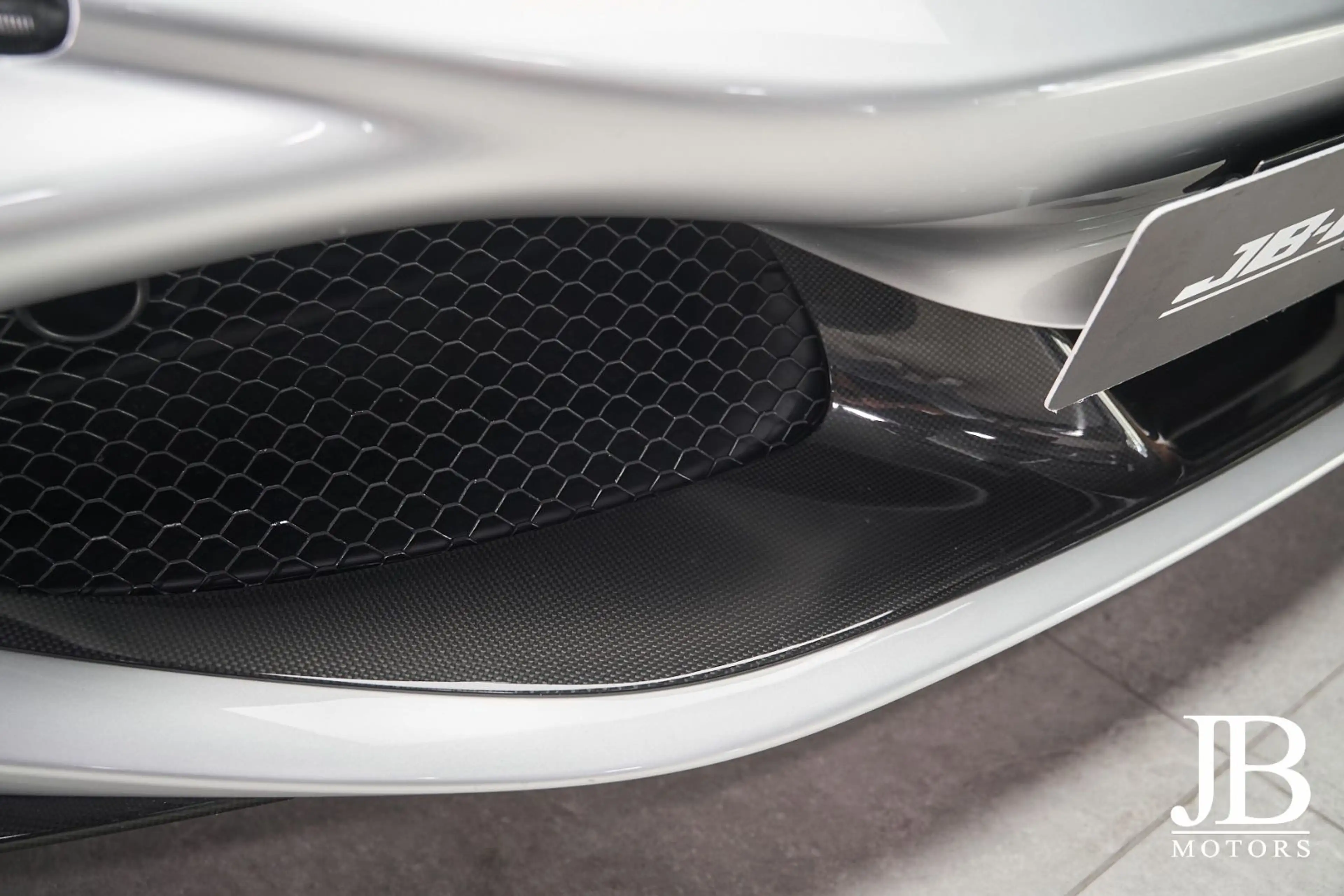 Ferrari F8 Tributo Carbon Lift Racing Seat CarPlay — photo 9