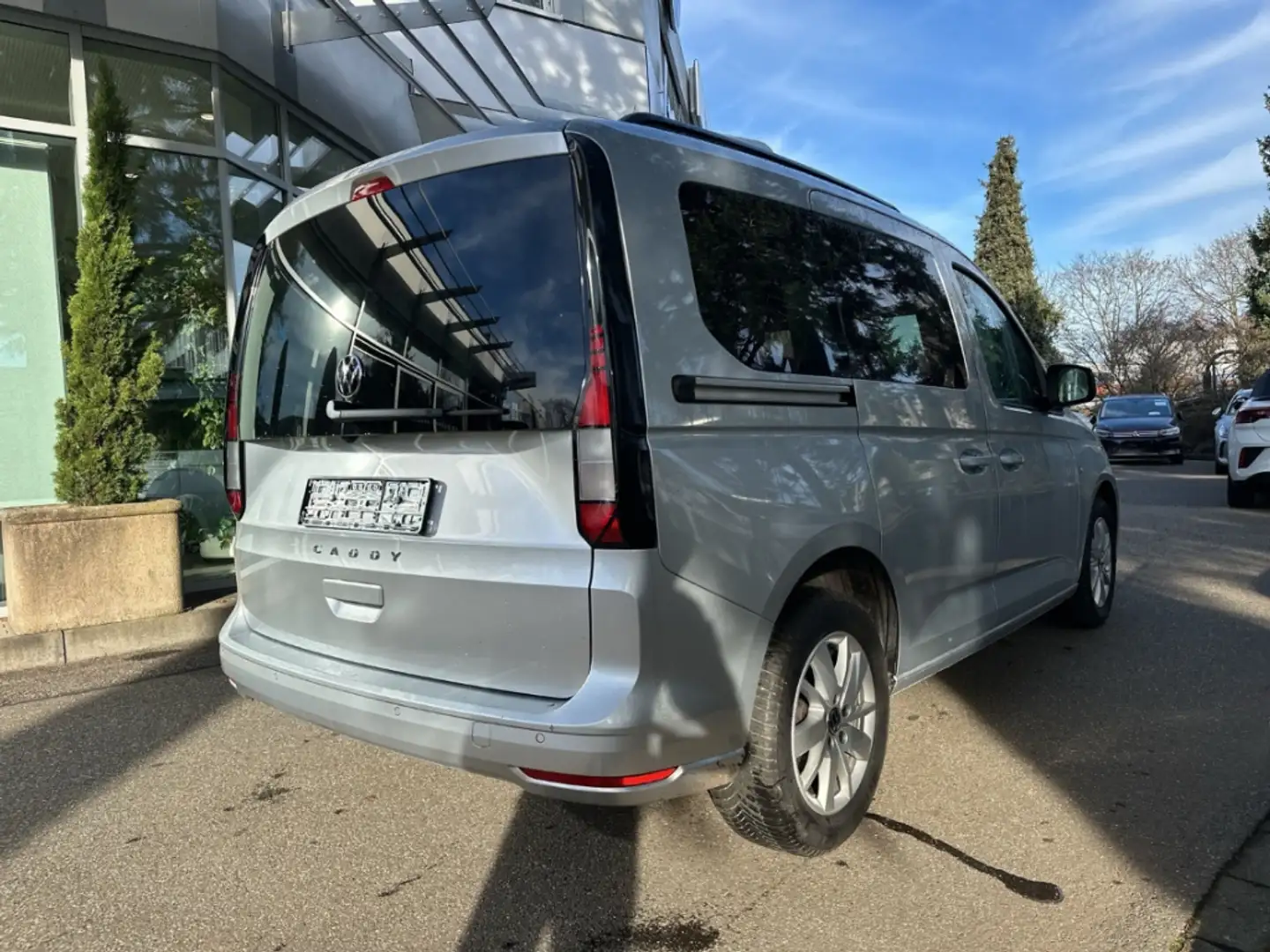 Volkswagen Caddy Life 1.5 TSI AG7 Silber - 2