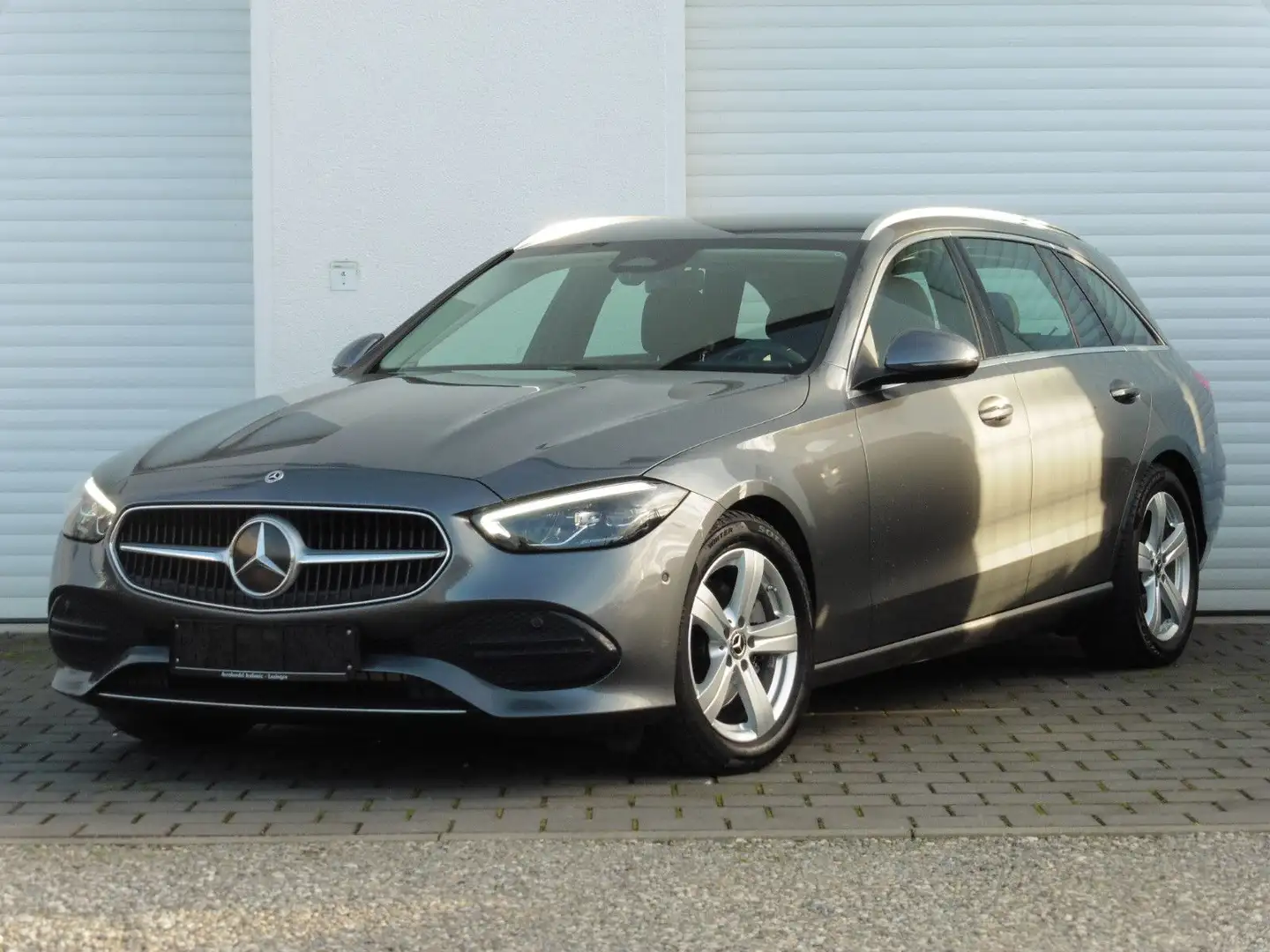 Mercedes-Benz C 200 d T Avantgarde LED Navi Kamera 2.0l W206 Grau - 1