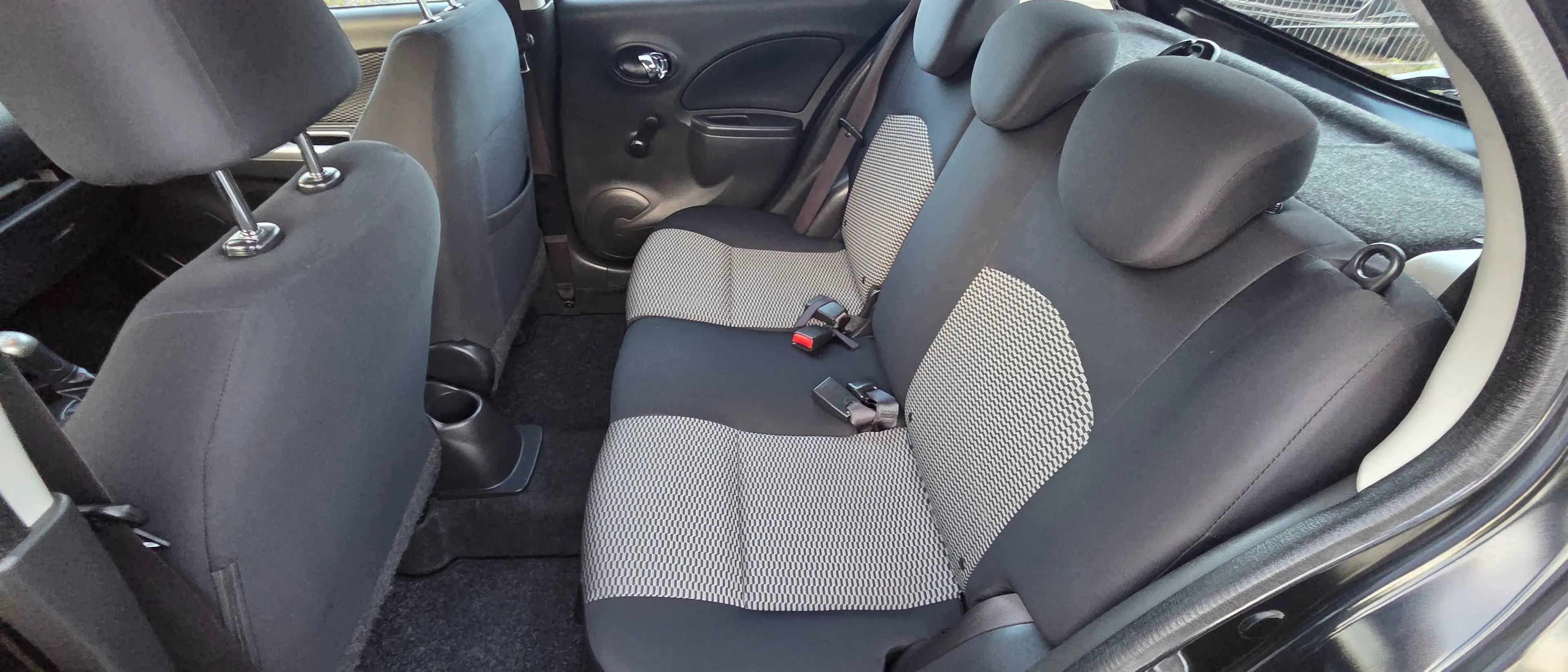 Nissan Micra — photo 11