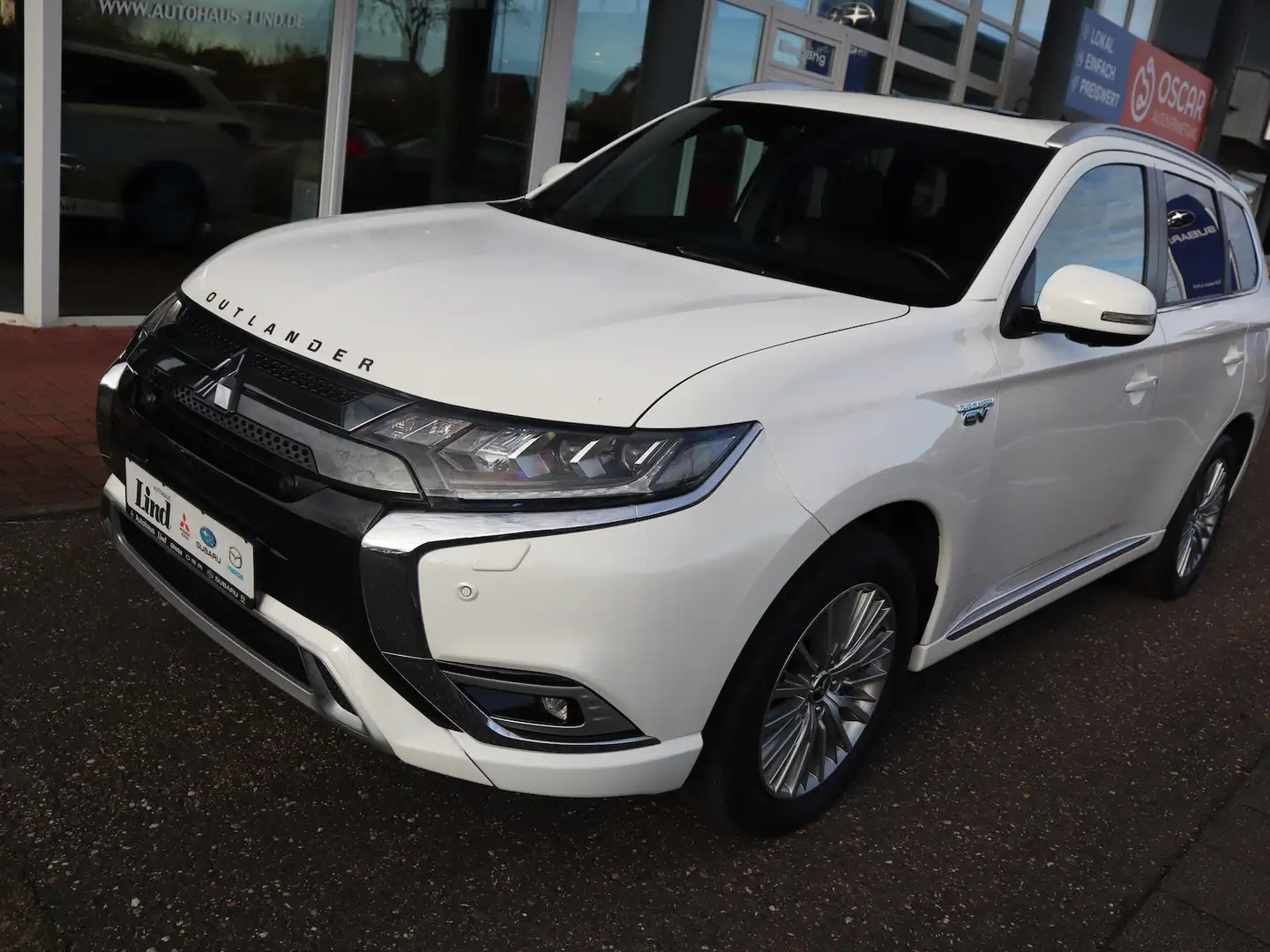 Mitsubishi Outlander PHEV Top 4WD Weiß - 2