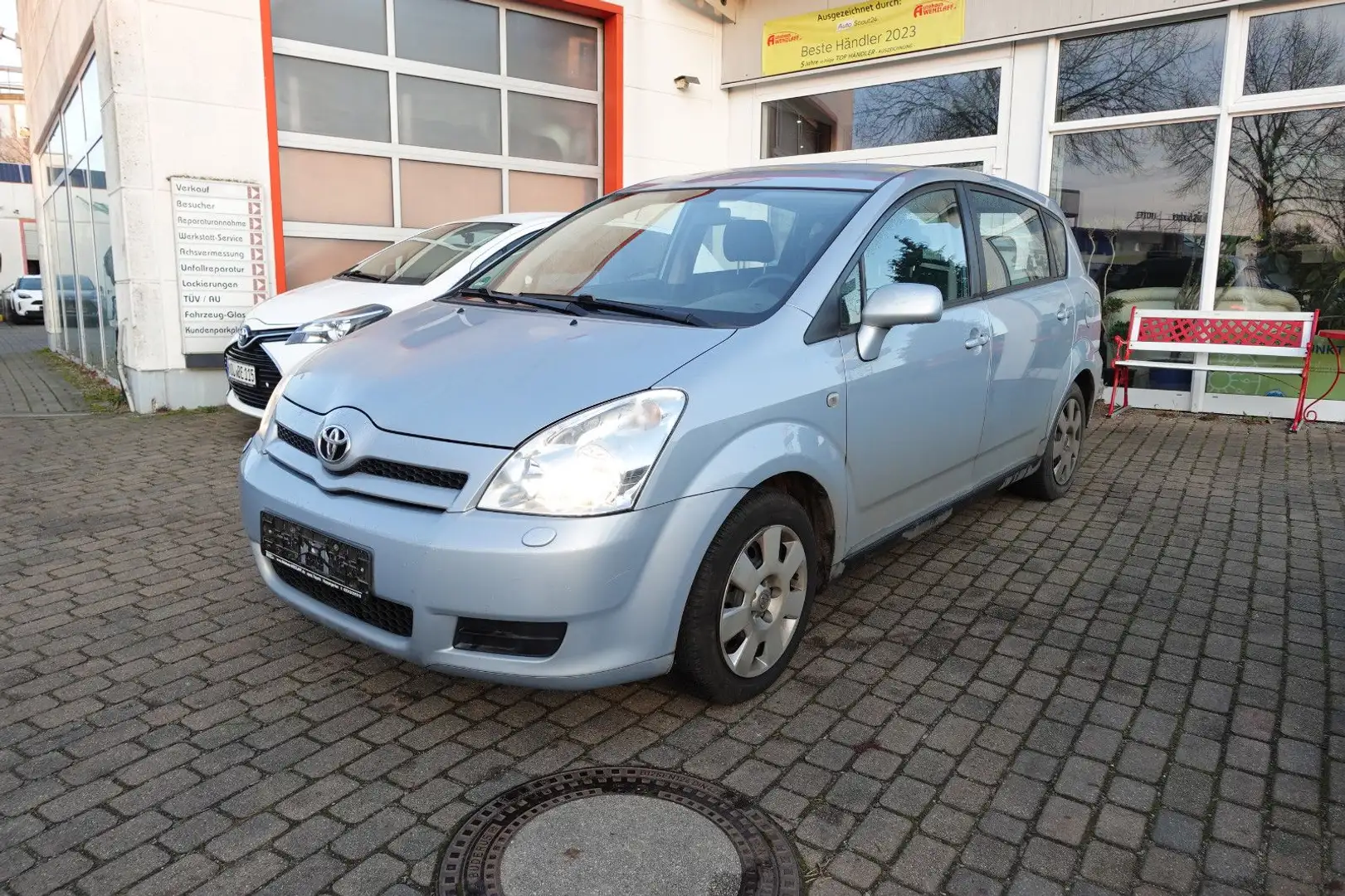 Toyota Corolla Verso 1.8l Luna Autom. Blau - 1