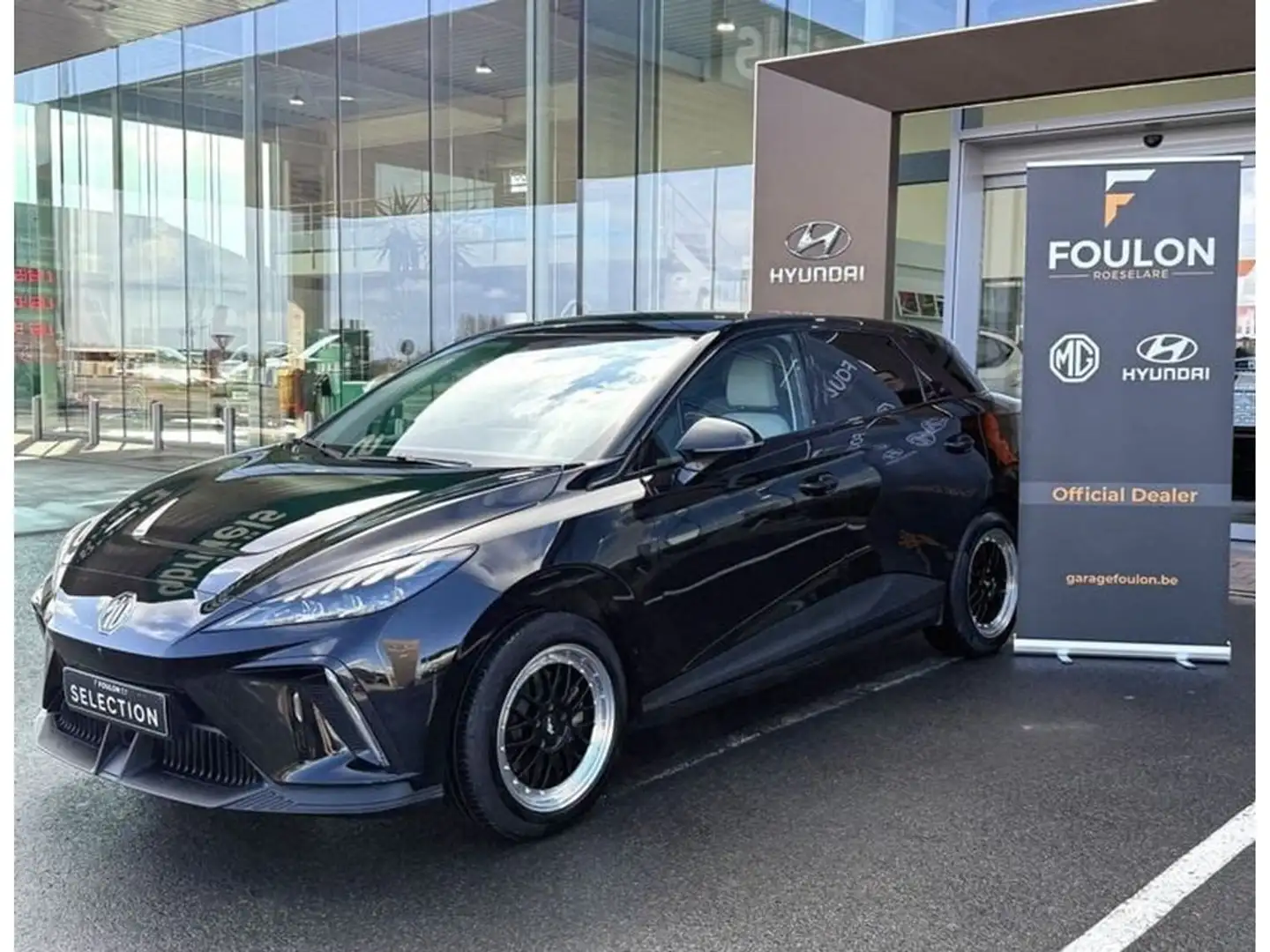 MG MG4 64Kwh Luxury Special edition Zwart - 1