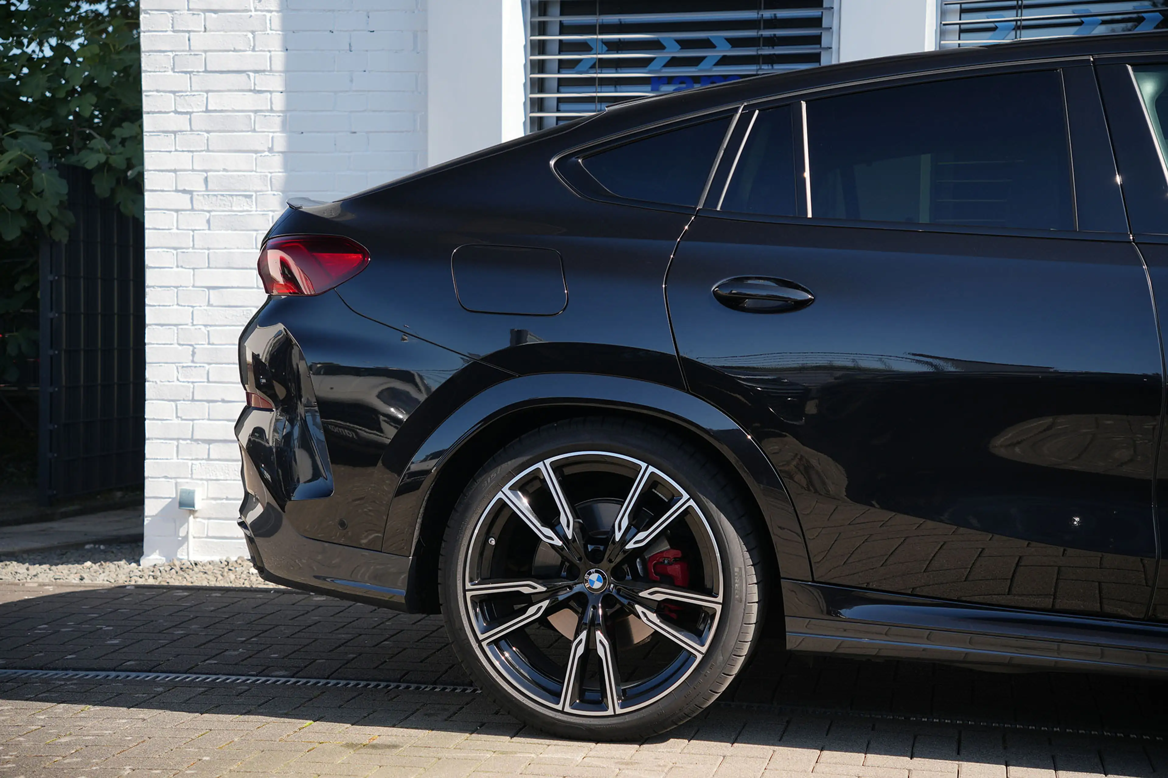 BMW X6 xDrive30d M SPORT PRO-LUFTF.-PANO-HUD-H+K-22M — photo 47