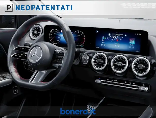 Mercedes-Benz Gla Class view 6