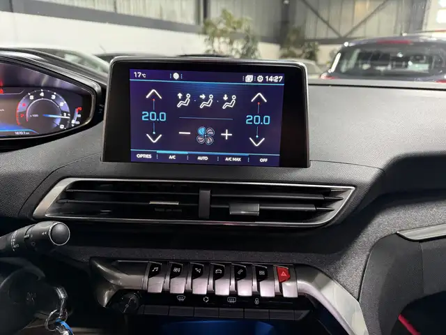 Peugeot 3008 view 8