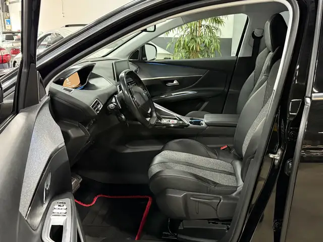 Peugeot 3008 view 5