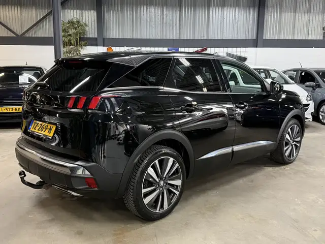 Peugeot 3008 view 3
