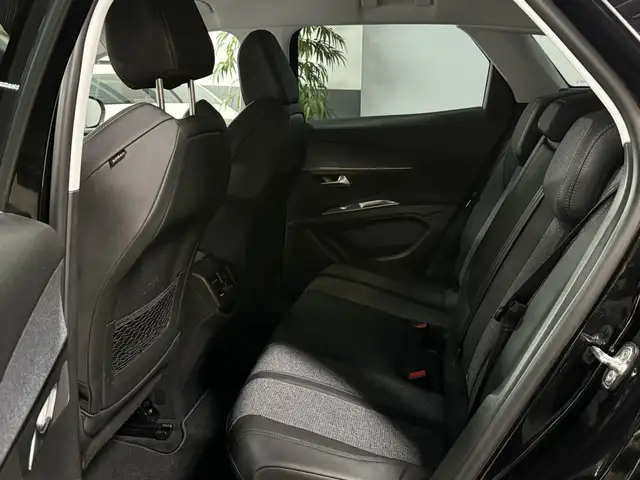 Peugeot 3008 view 6