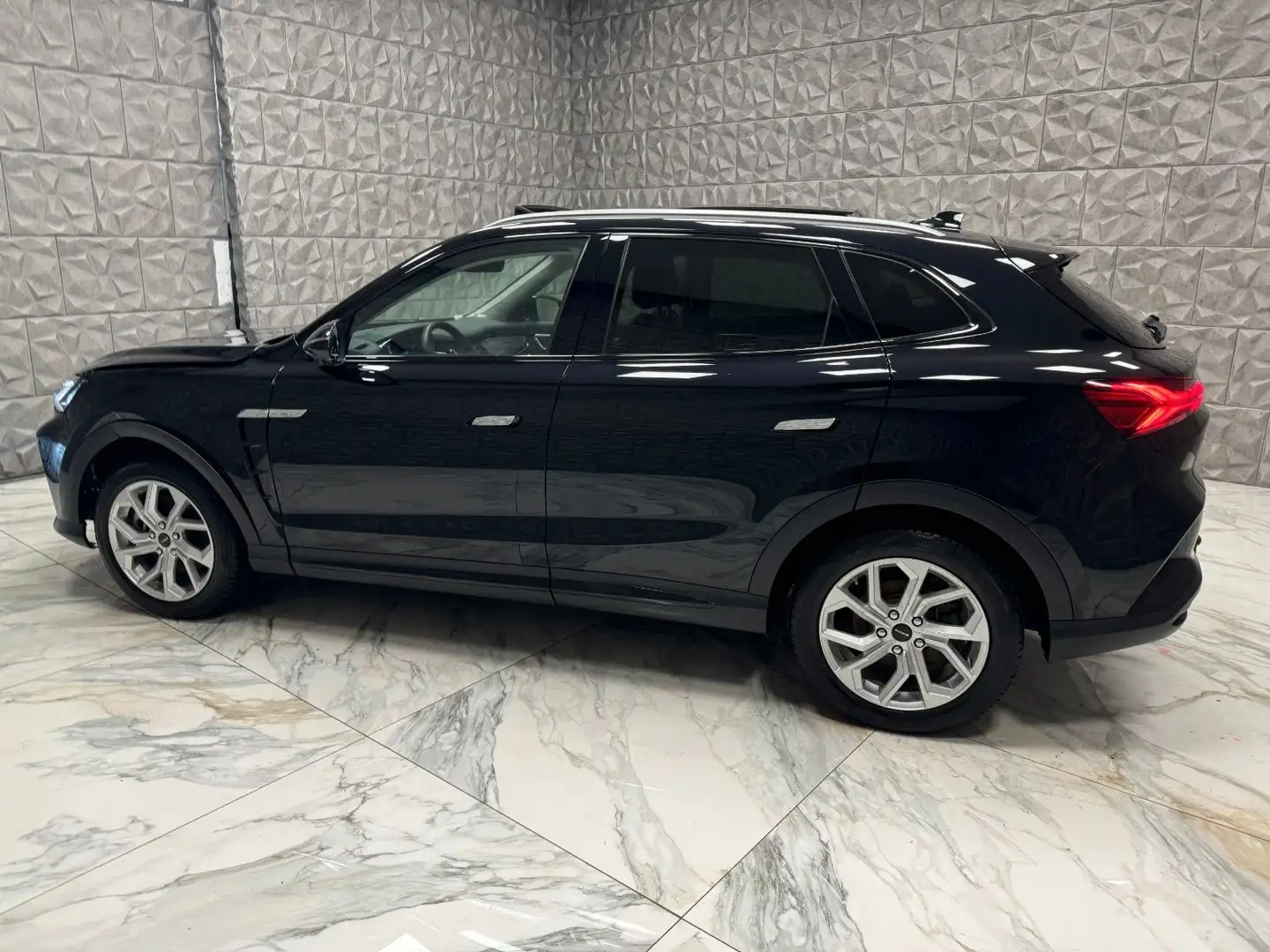 MG Marvel R MG Marvel R Electric 70 kWh Luxury Schwarz - 2