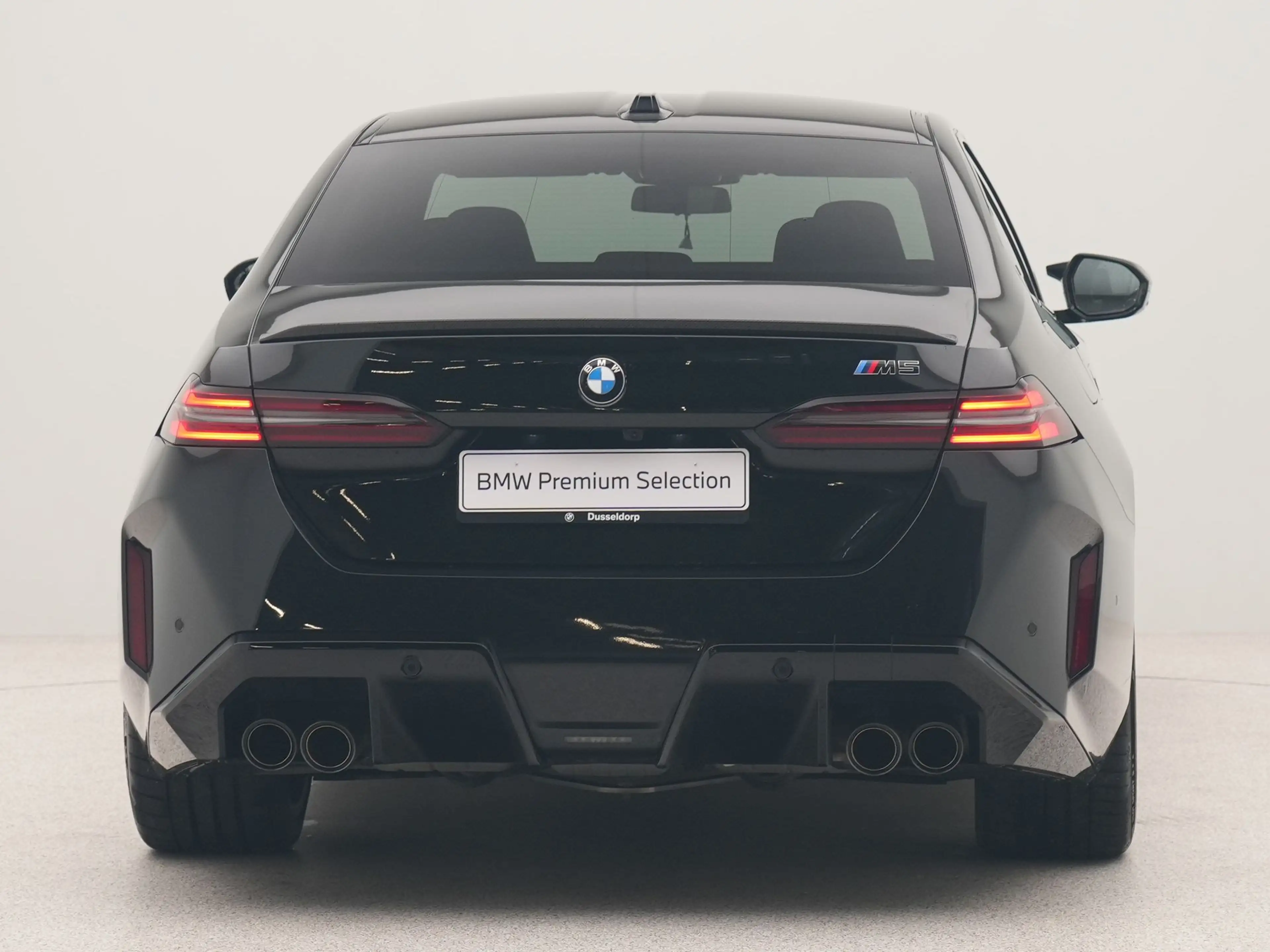 BMW M5 Sedan — photo 10