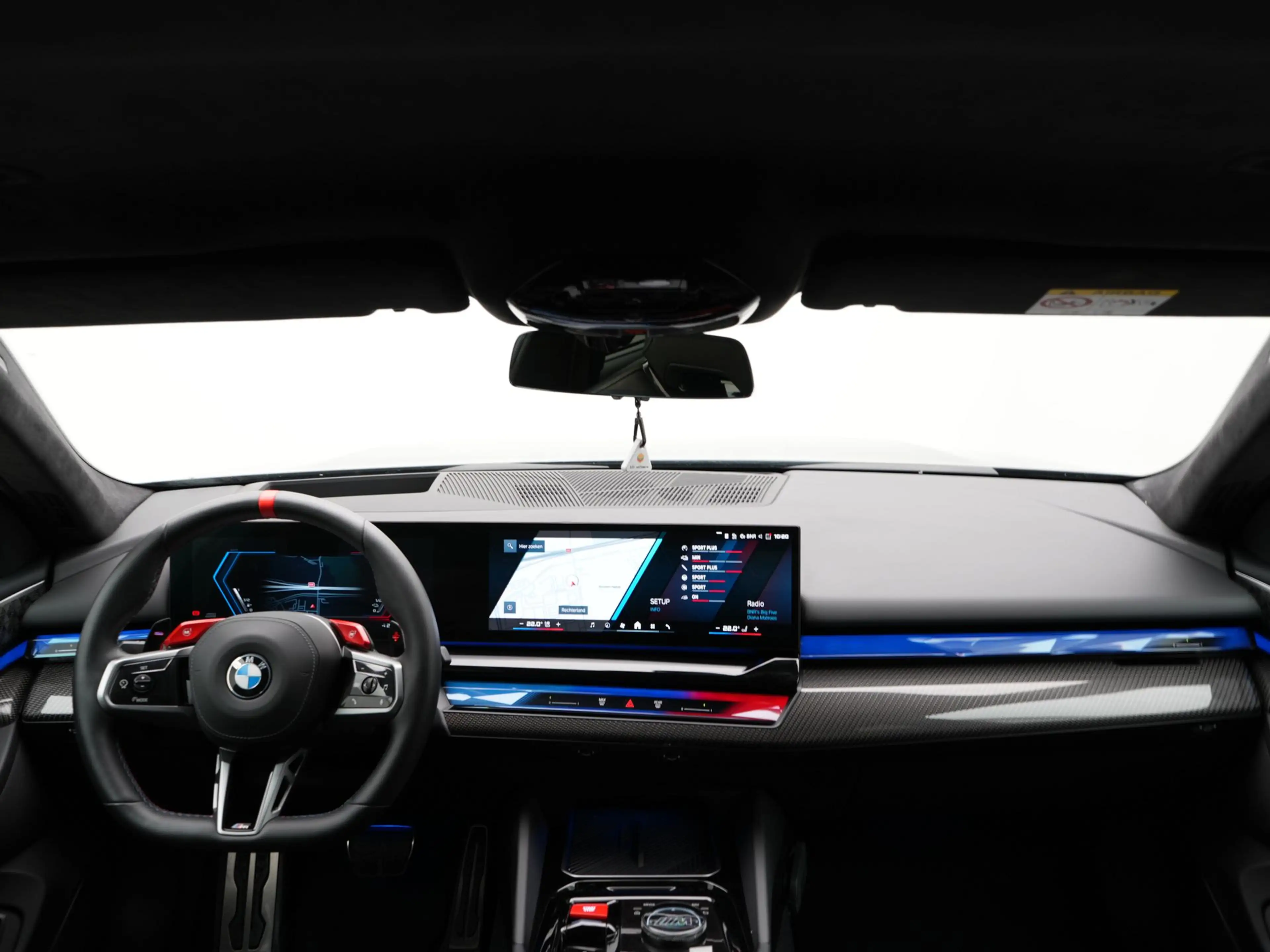 BMW M5 Sedan — photo 13