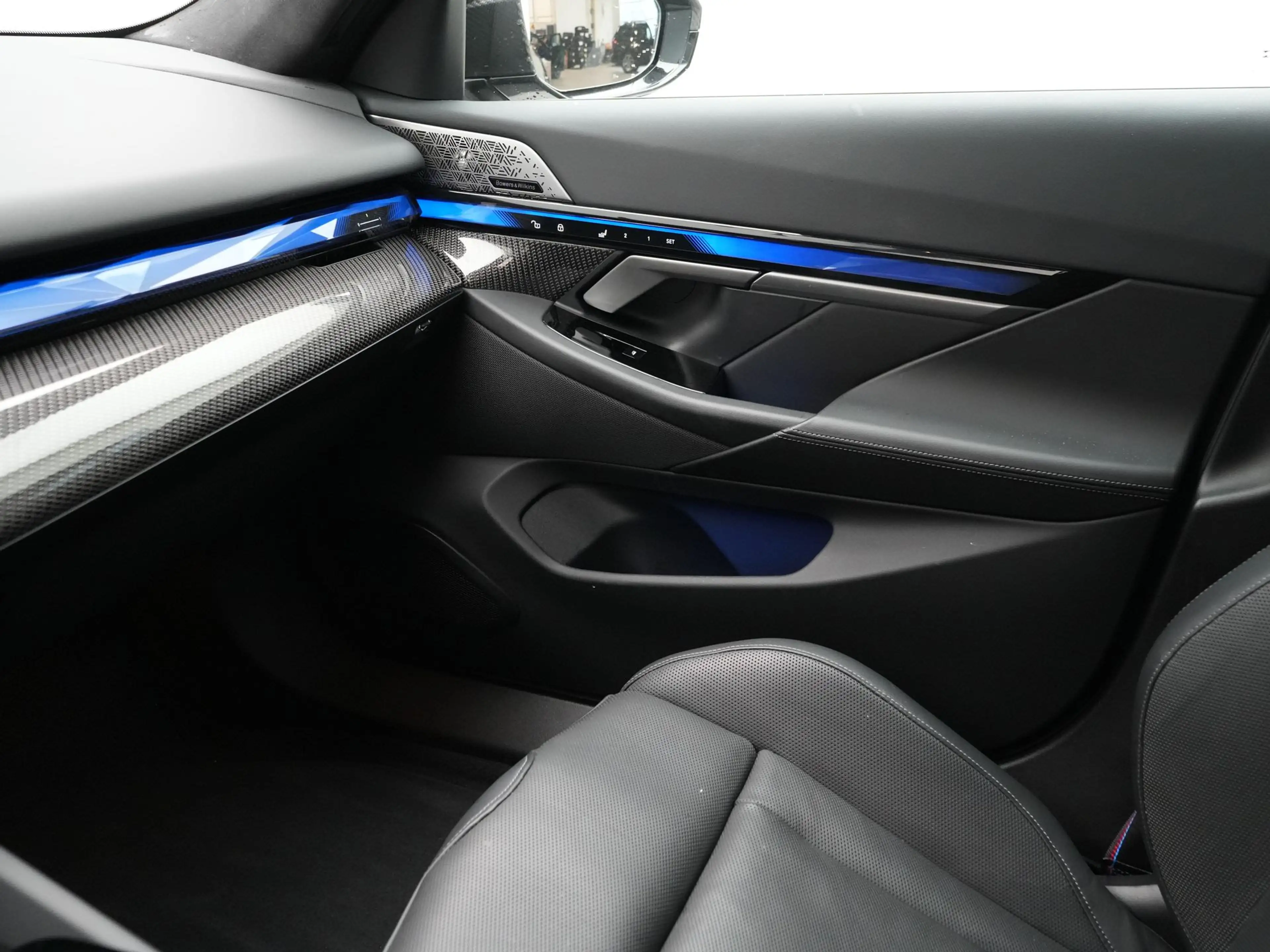 BMW M5 Sedan — photo 15