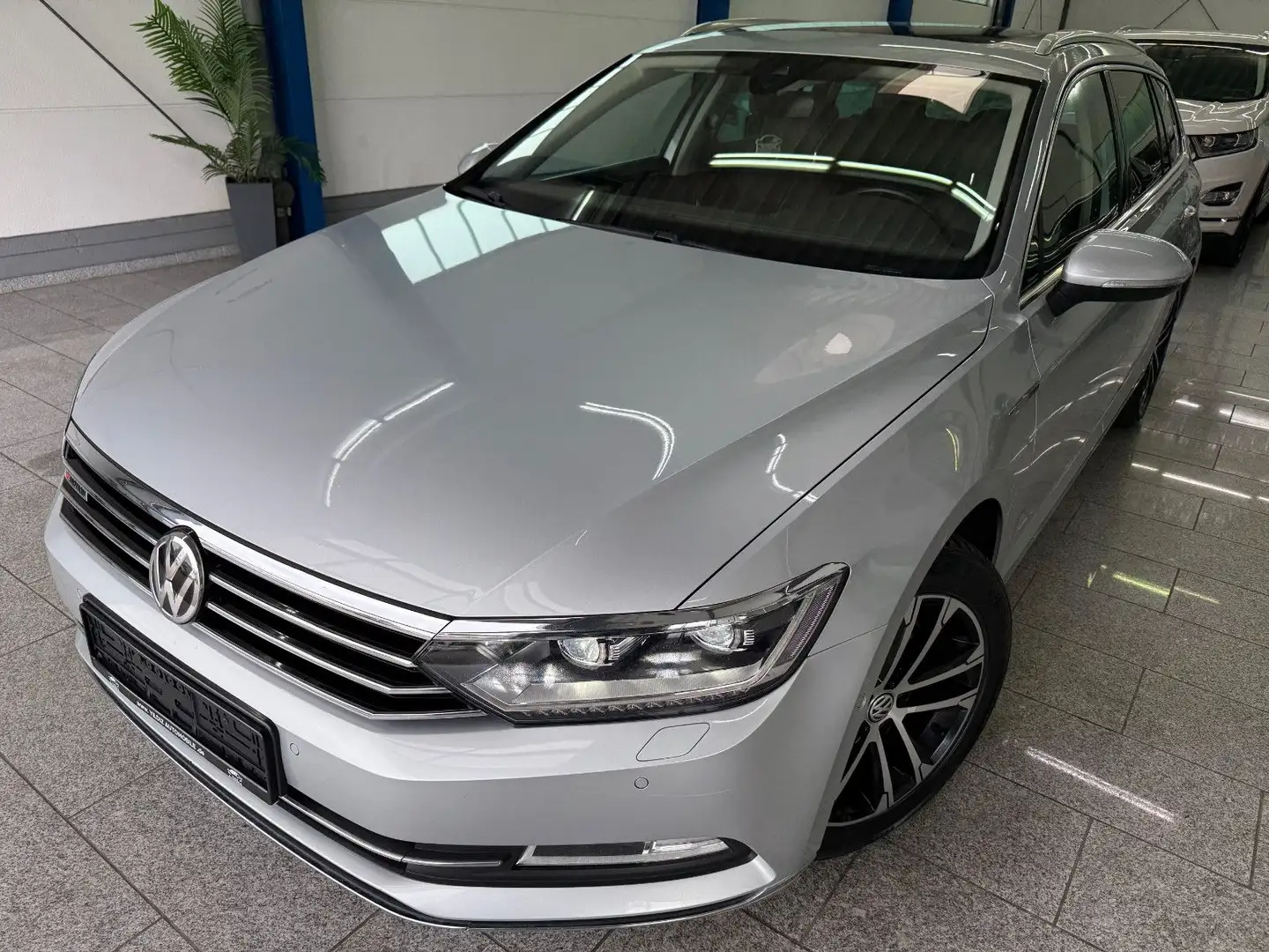 Volkswagen Passat Variant Passat 2.0 TDI*4 MOT*DSG*ACC*PANO*RFK*LED*MASS Silber - 1