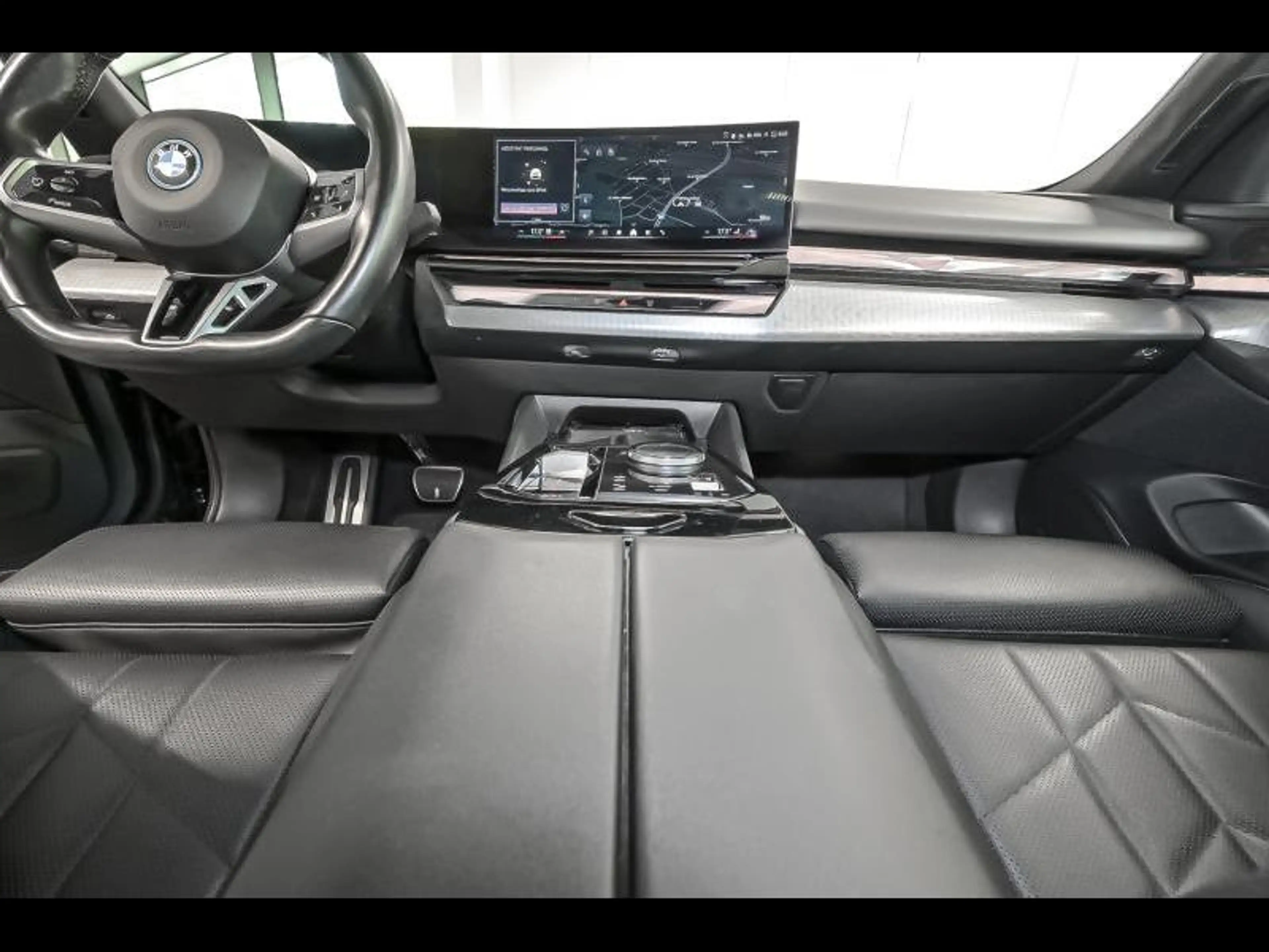 BMW i5 eDrive40 Berline - PACK M PRO — photo 7
