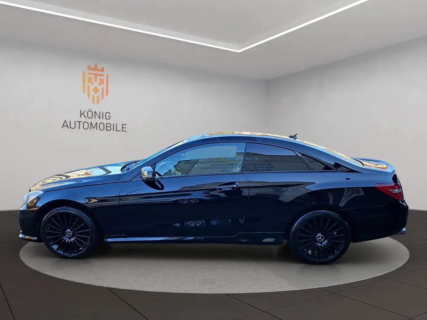 Mercedes-Benz E 350 CGI BlueEfficiency/AMG-Line / NAV/LED/AUT. Negro - 2