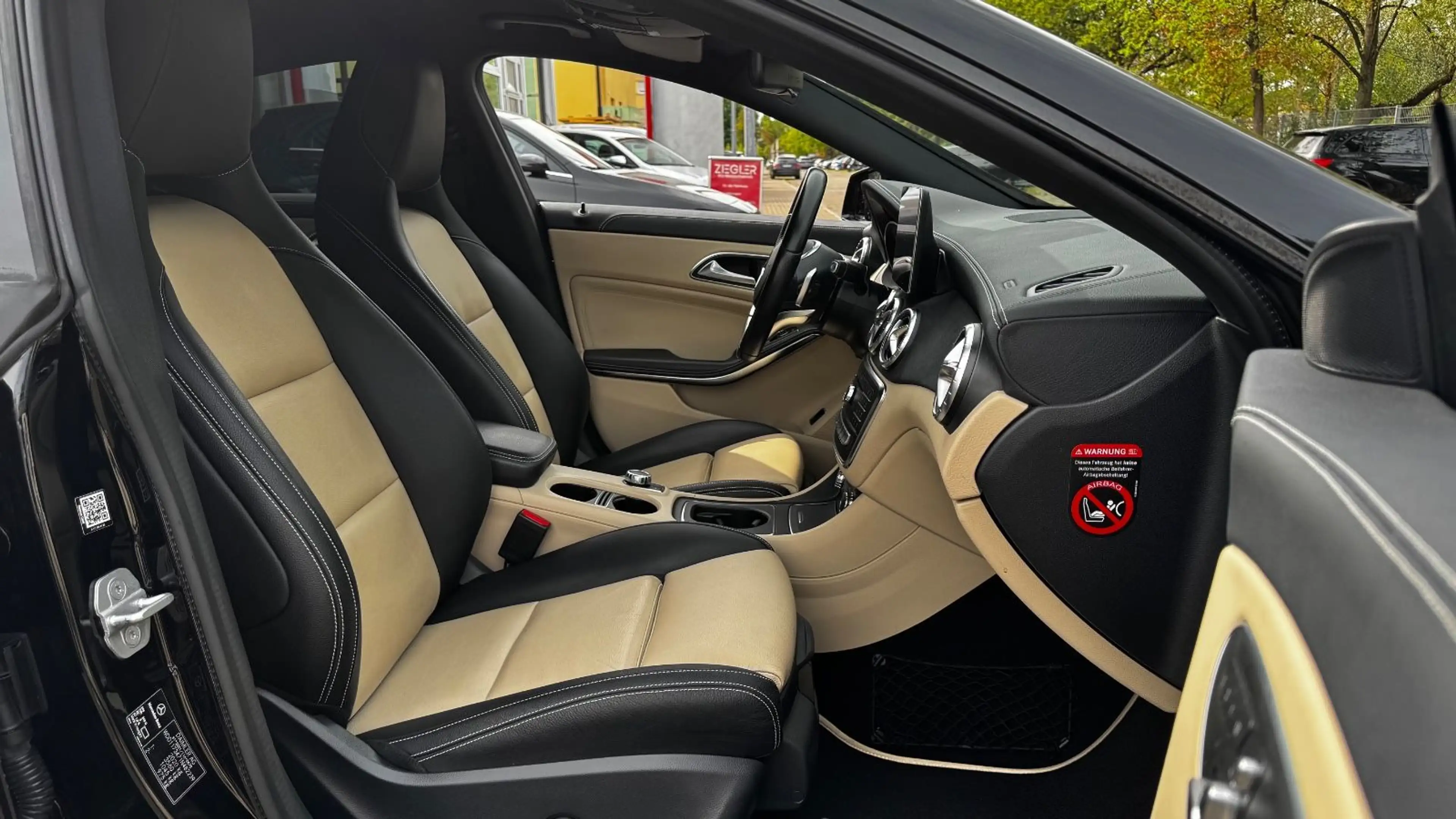 Mercedes-Benz CLA 220 4Matic *AMG Line/Night-Paket/Kamera* — photo 11