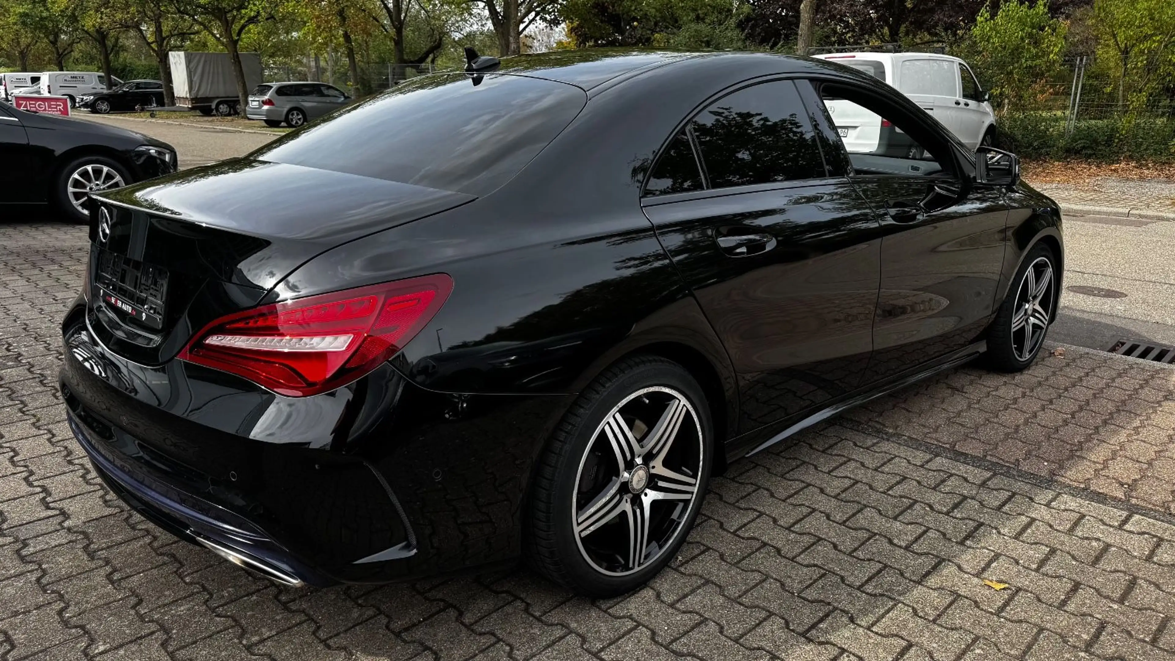 Mercedes-Benz CLA 220 4Matic *AMG Line/Night-Paket/Kamera* — photo 6