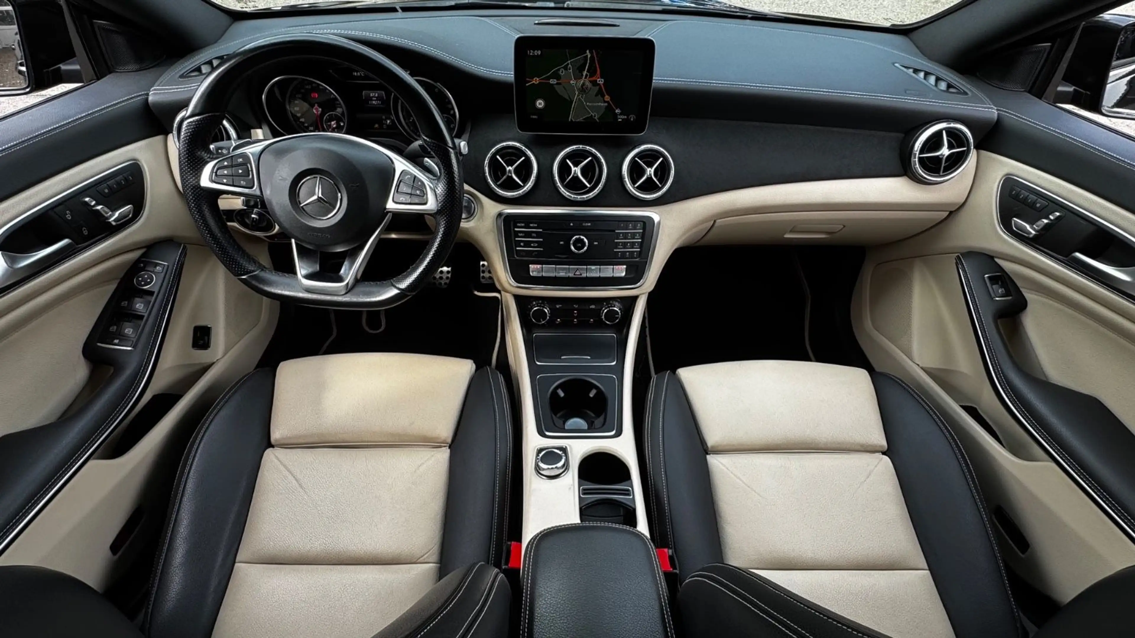Mercedes-Benz CLA 220 4Matic *AMG Line/Night-Paket/Kamera* — photo 13