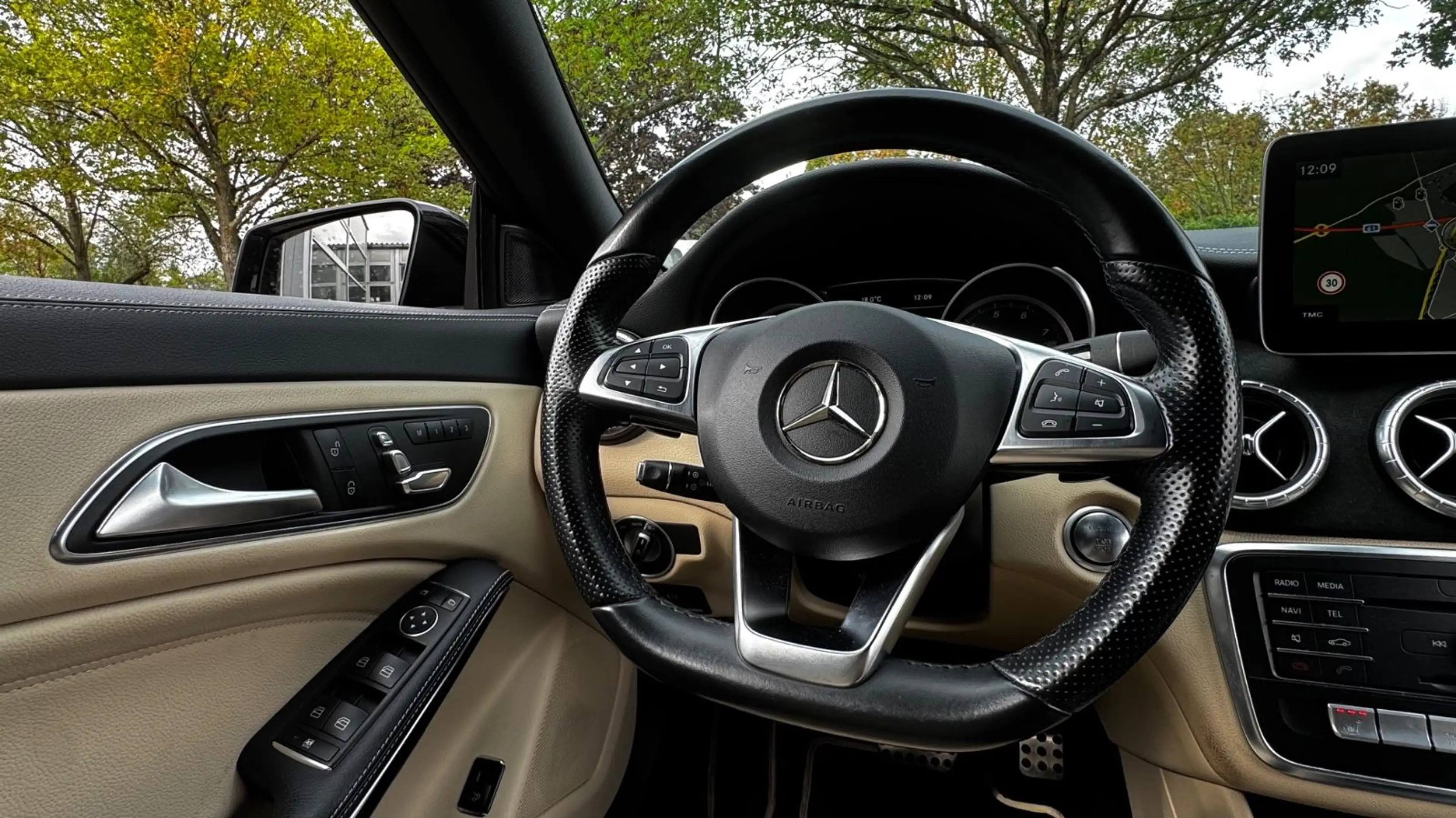 Mercedes-Benz CLA 220 4Matic *AMG Line/Night-Paket/Kamera* — photo 14