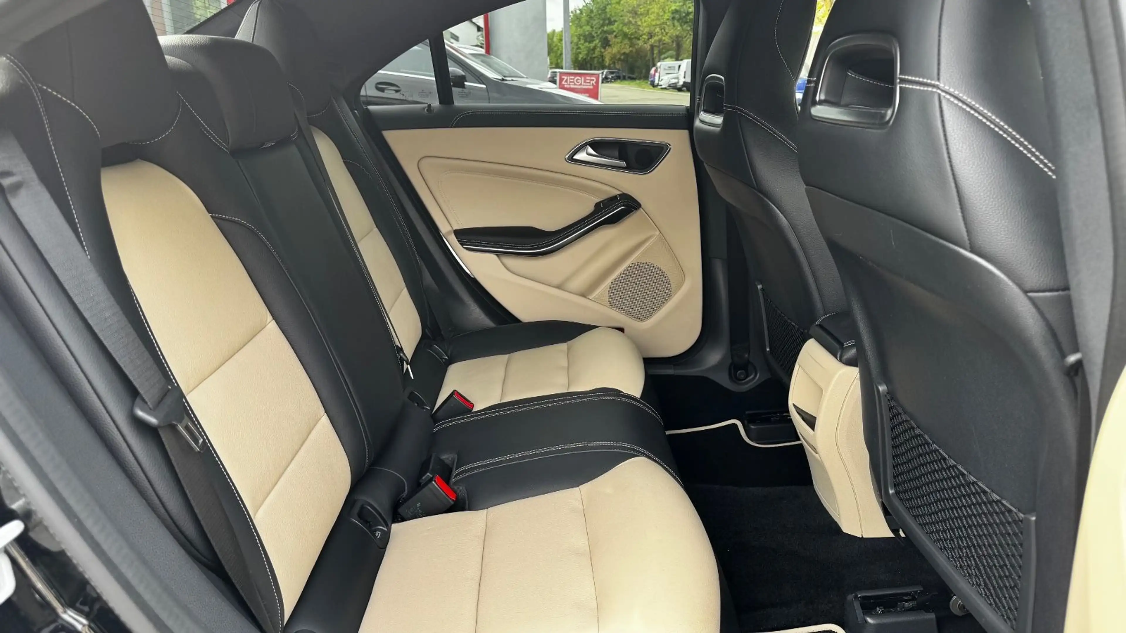 Mercedes-Benz CLA 220 4Matic *AMG Line/Night-Paket/Kamera* — photo 12