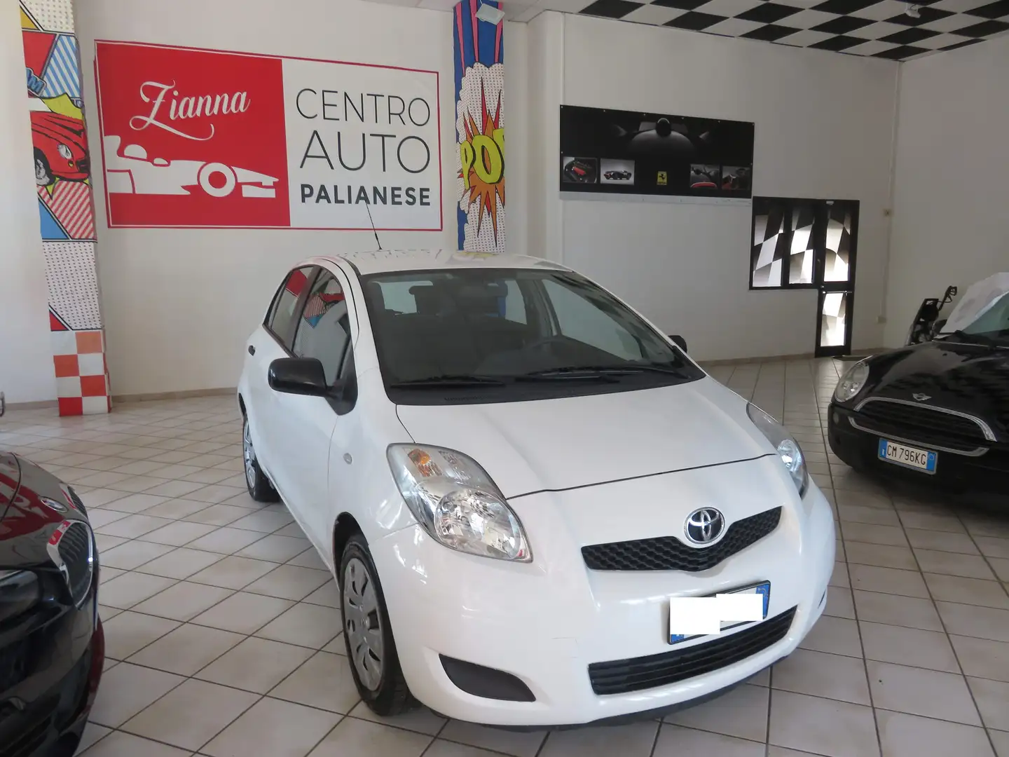 Toyota Yaris Yaris II 2005 5p 1.0 Now my10 * Blanc - 2