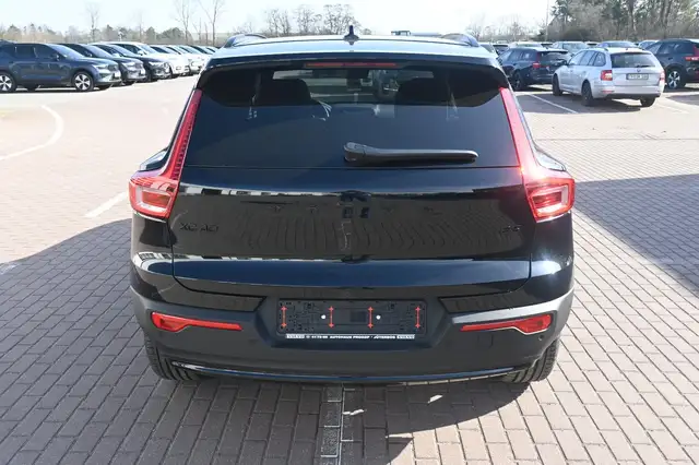 Volvo XC40 view 7