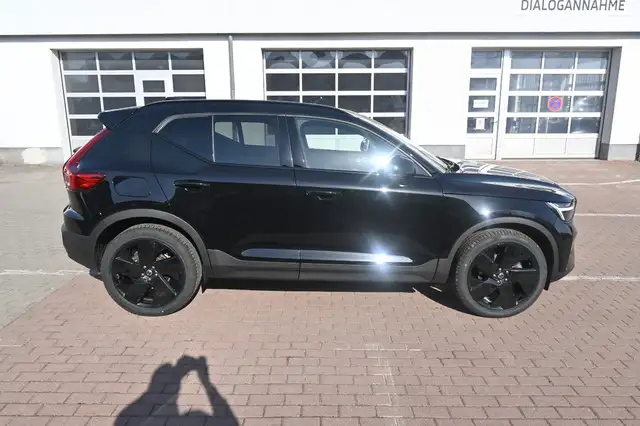 Volvo XC40 view 5