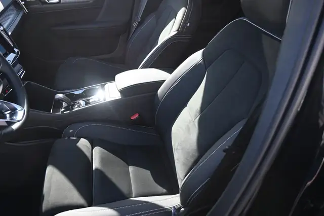 Volvo XC40 view 14