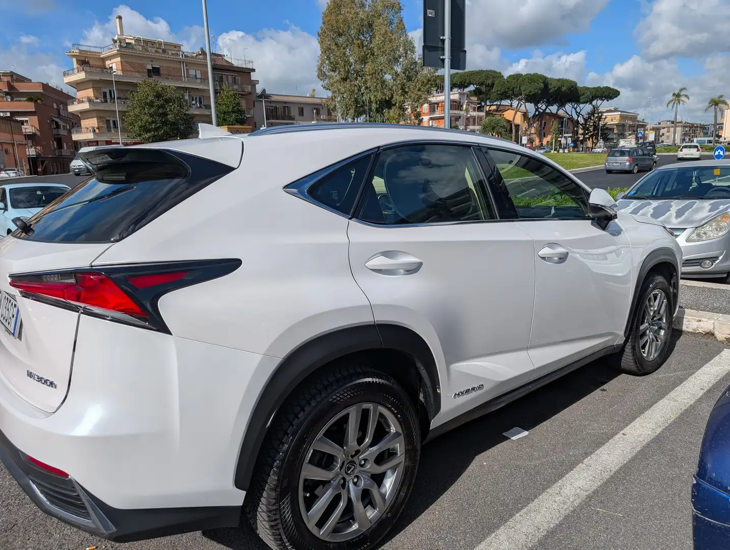 Lexus NX 300 NX I 2018 300h 2.5 Executive 4wd cvt Bianco - 2