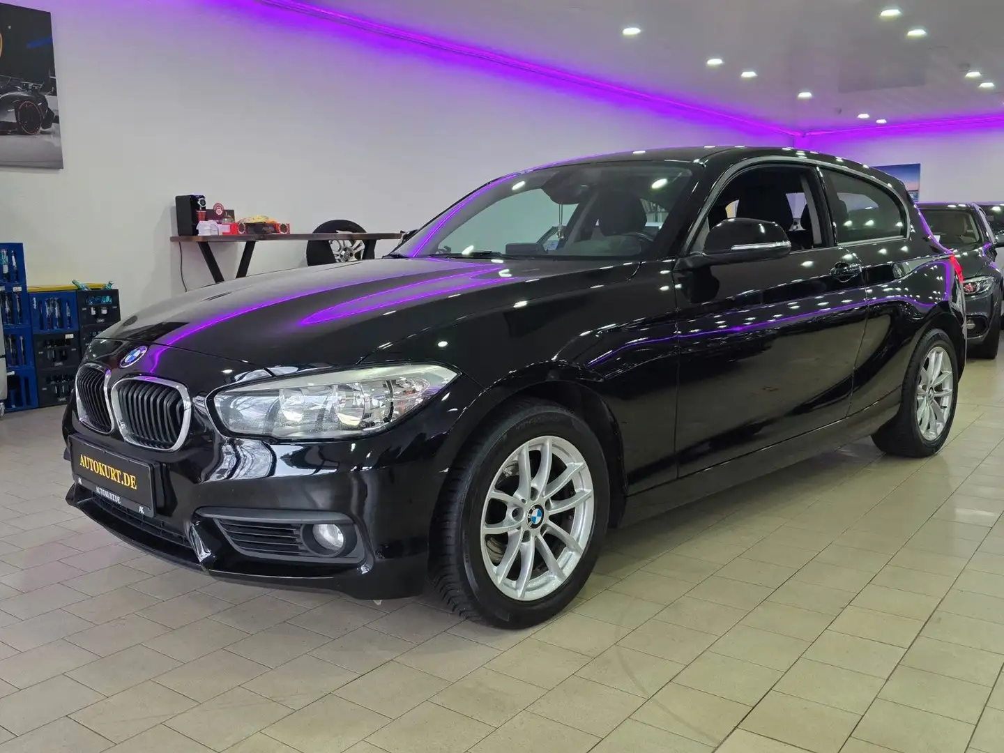 BMW 120 Baureihe 1 Lim. 120d Advantage Automatik Schwarz - 1