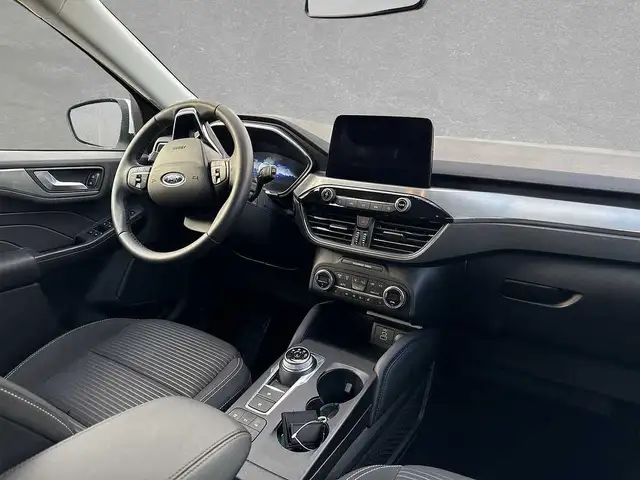 Ford Kuga view 4