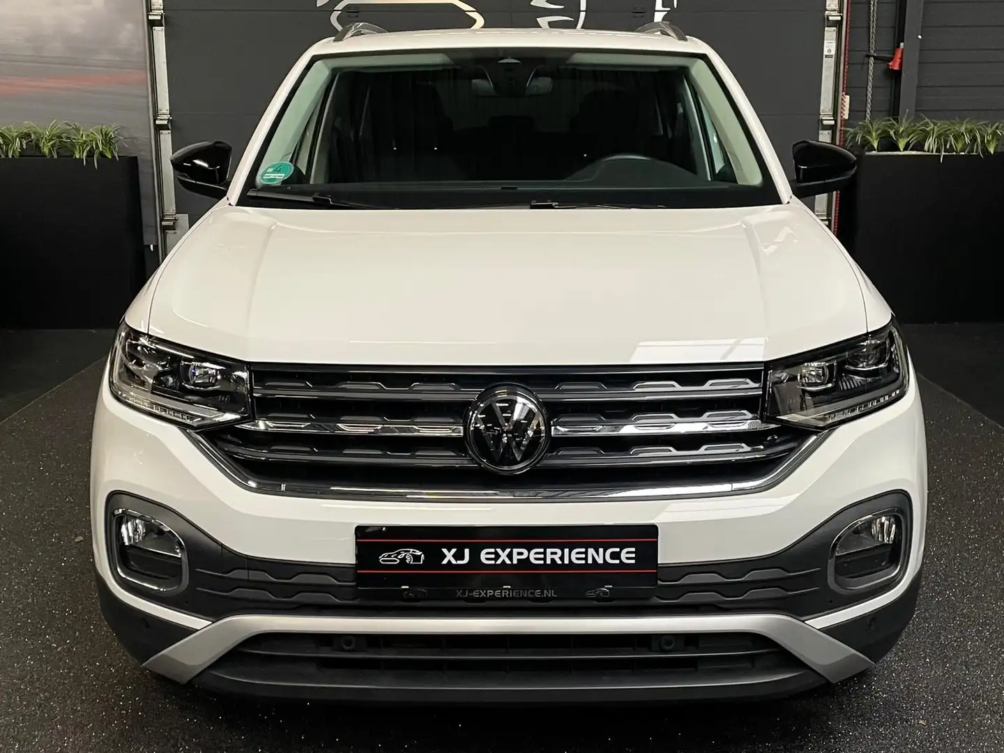 Volkswagen T-Cross Style NAVI 150 PK 18"" Wit - 1