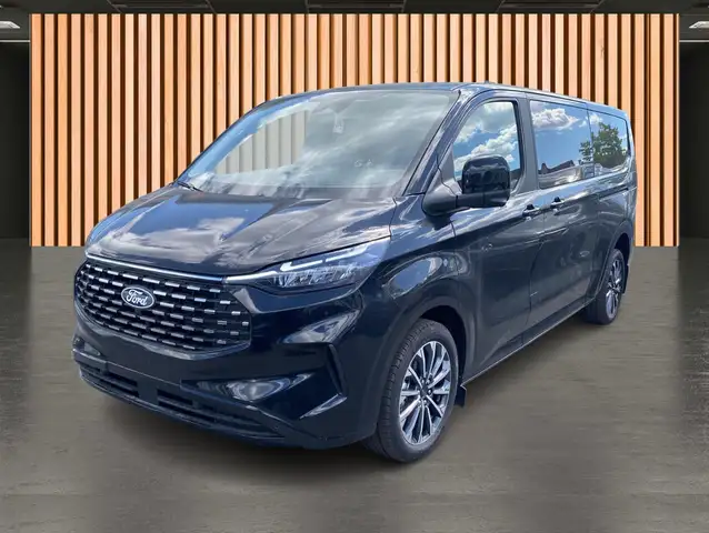 Ford Tourneo Custom view 2