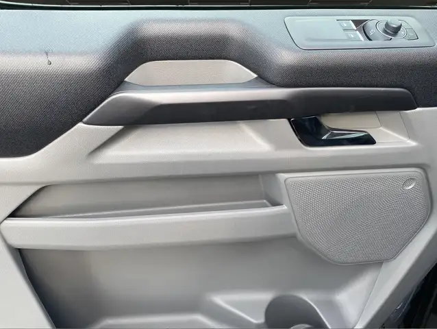 Ford Tourneo Custom view 5