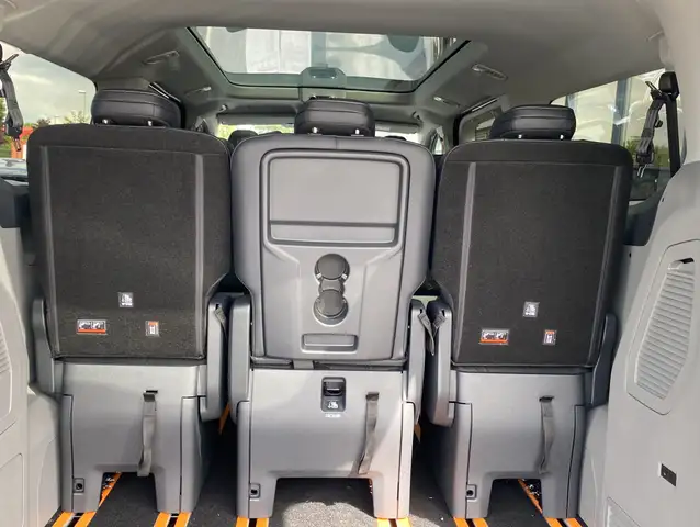 Ford Tourneo Custom view 9