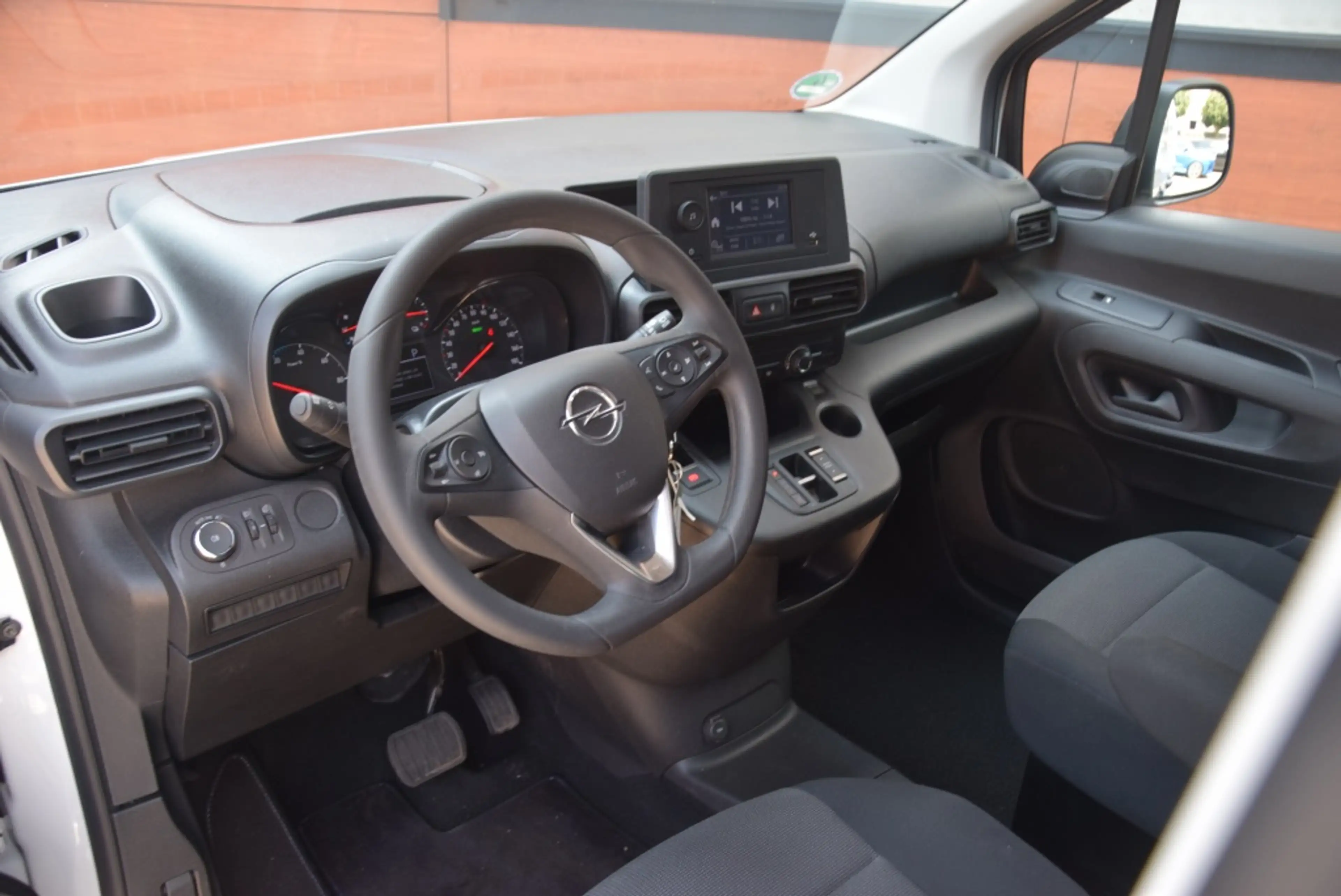 Opel Combo-e Electric 136 L1 Edition Airco/Cruise/PDC — photo 4
