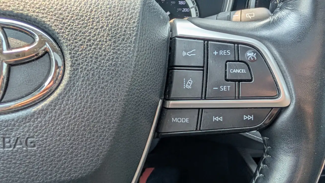Toyota Highlander снимка Toyota Highlander