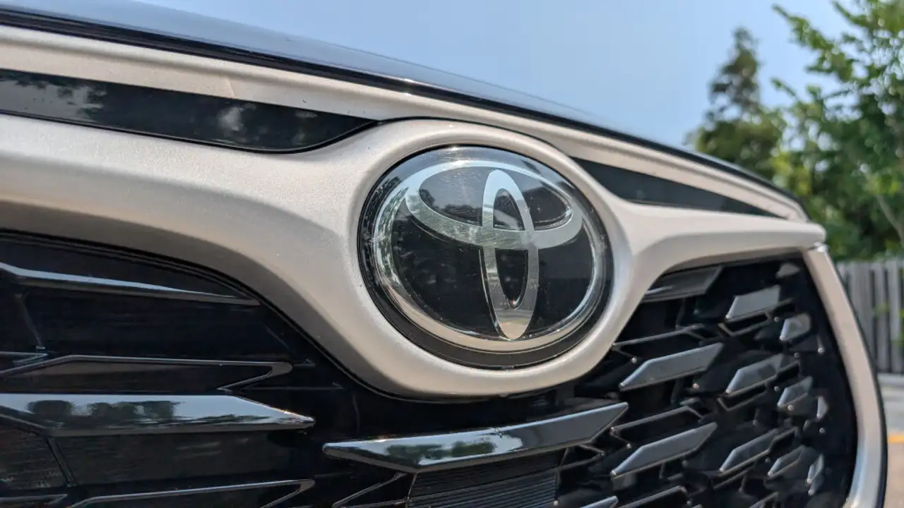 Toyota Highlander снимка Toyota Highlander
