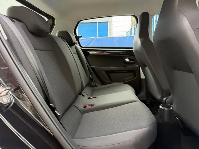 Volkswagen up! view 10