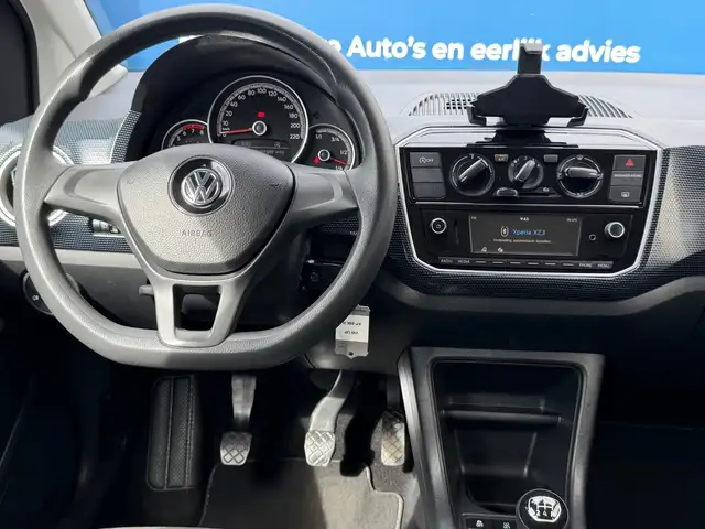 Volkswagen up! view 4
