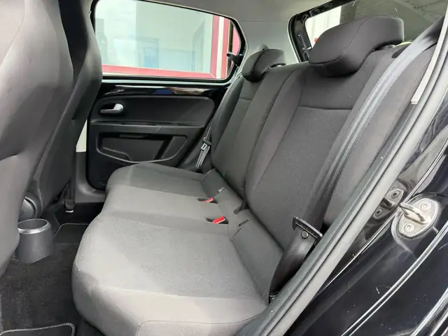 Volkswagen up! view 11