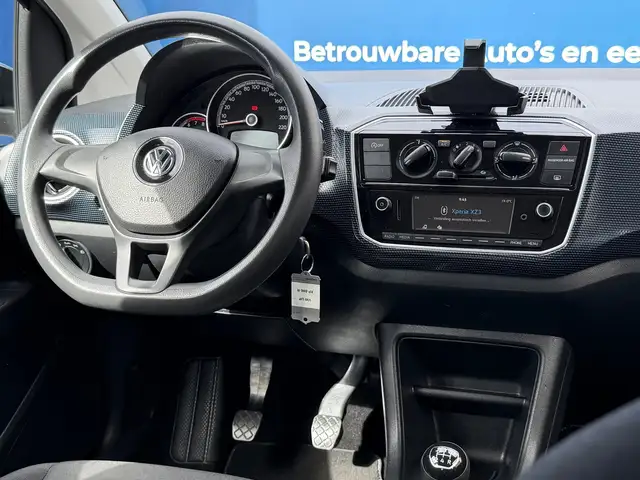 Volkswagen up! view 13