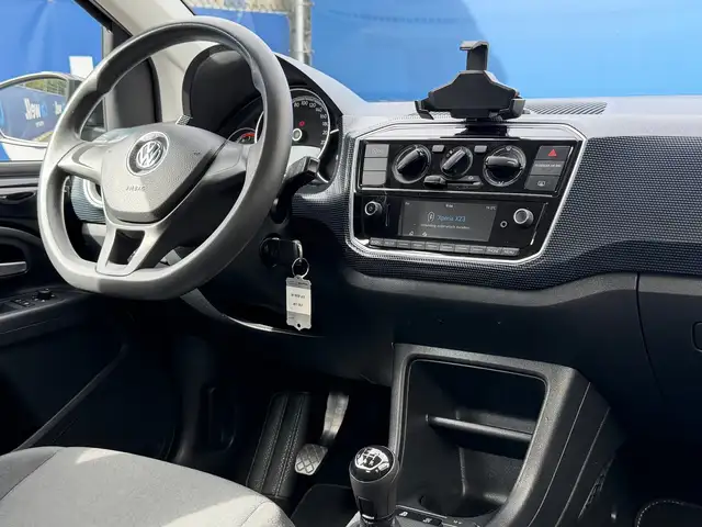 Volkswagen up! view 7
