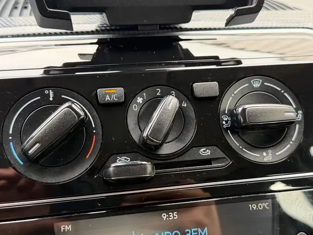 Volkswagen up! view 14