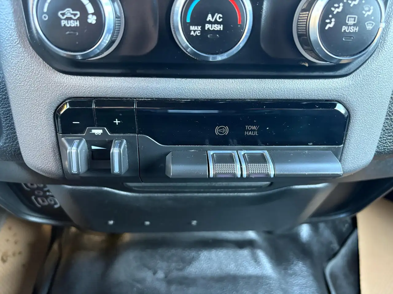 RAM 3500 снимка RAM 3500