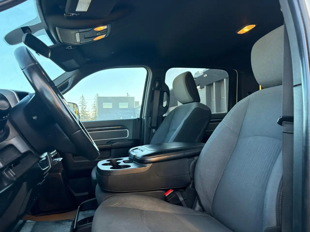 RAM 3500 снимка RAM 3500
