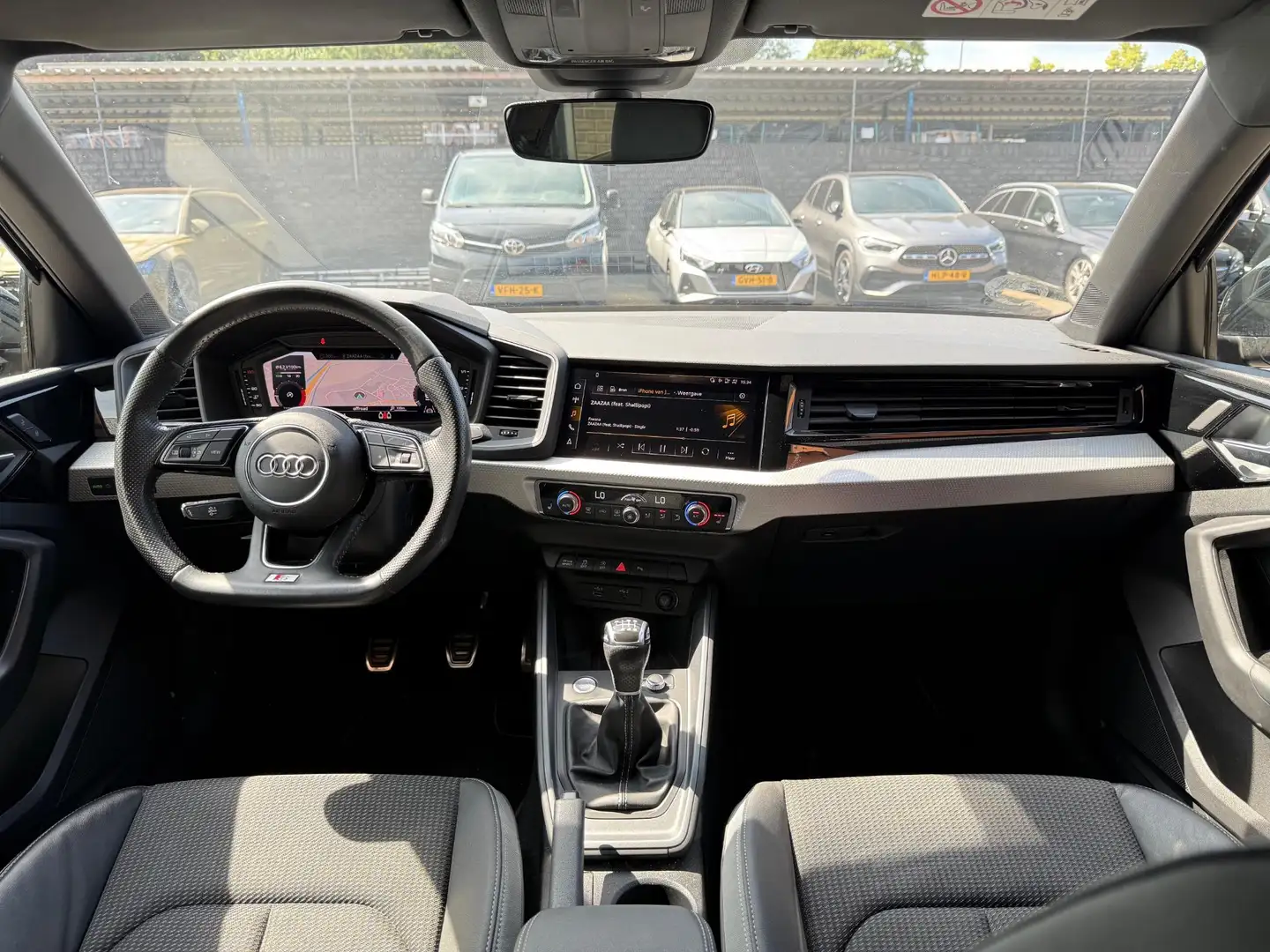 Audi A1 Sportback 30 TFSI S-Line LED Navi PDC Zwart - 2